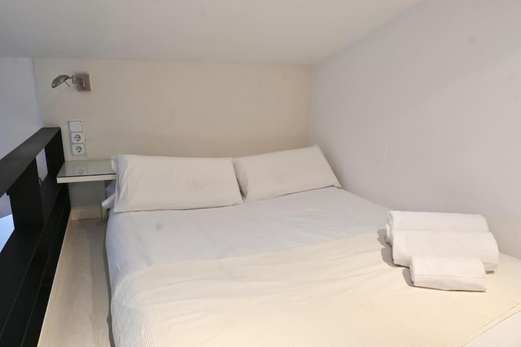 For You Rentals Apartamento Temporal Con Encanto A Pocos Metros Del Sol Myr13 Madrid Eksteriør billede
