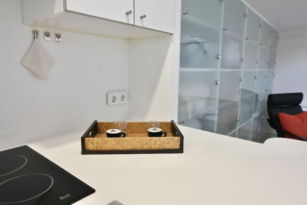 For You Rentals Apartamento Temporal Con Encanto A Pocos Metros Del Sol Myr13 Madrid Eksteriør billede