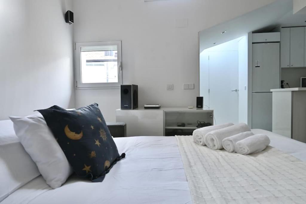 For You Rentals Apartamento Temporal Con Encanto A Pocos Metros Del Sol Myr13 Madrid Eksteriør billede